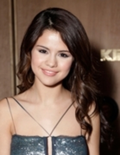 selena (118)