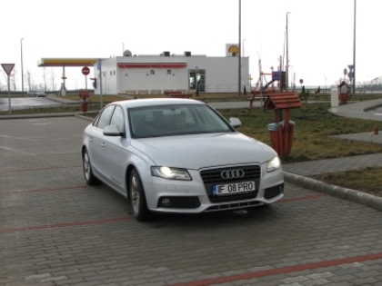 audi-a4-highway-gas-station-lights-on[1] - Audi