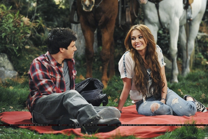 HM 4 (12) - Hannah Montana Forever