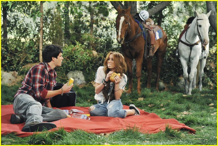 HM 4 (14) - Hannah Montana Forever