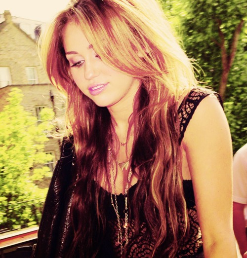 Miley (9)