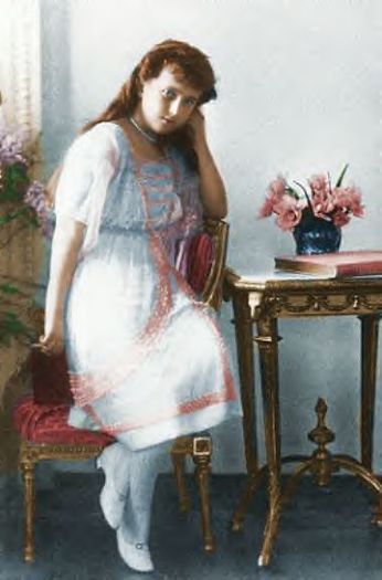 Princess Anastasia pe scaun - Poze cu Printesa Anastasia Romanov
