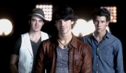 images (38) - jonas