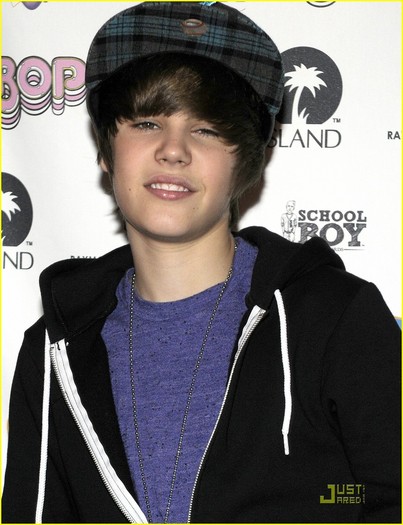 justin-bieber-citywalk-world-13 - Justin Bieber- My Universal CityWalk World