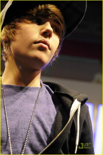 justin-bieber-citywalk-world-15 - Justin Bieber- My Universal CityWalk World