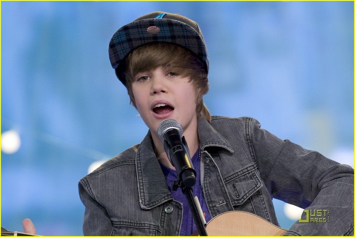 justin-bieber-gma-sunday-19