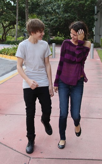 5-justin-bieber-selena-gomez - Justin Bieber si Selena Gomez00