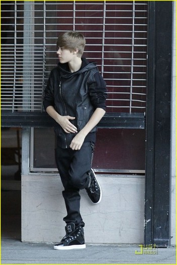 download (4) - Justin Bieber- filmari videoclip U Smile