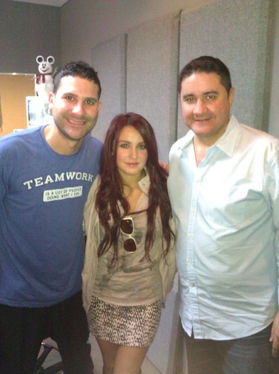 --- - dulce maria