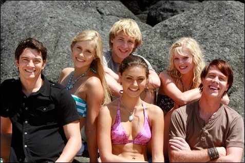 H2O-just-add-water-cariba-heine-and-phoebe-tonkin-2486763-477-318[1] - h2o