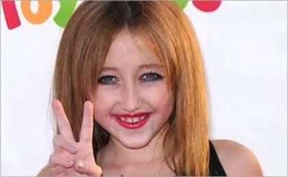 imagesCAYAZSHH - NOAH CYRUS