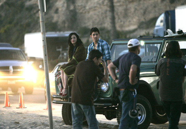 Joe+Jonas+Demi+Lovato+make+sweet+music+TzGKV1Ro7bGl - Joe Jonas and Demi Lovato Film a Music Video