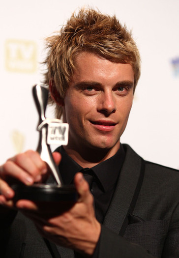 52nd+TV+Week+Logie+Awards+Awards+Room+qPui45Ej6c_l - Luke Mitchell