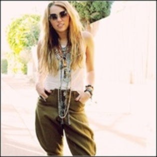 24775529_PYIEJZGHW - for lovestoryformiley