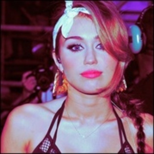 24775748_HBETZYEMR - for lovestoryformiley