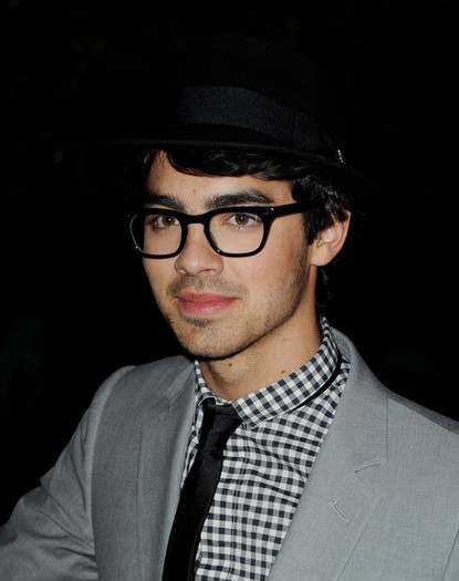 12th+Annual+Young+Hollywood+Awards+Arrivals+-WCf0E02e04l