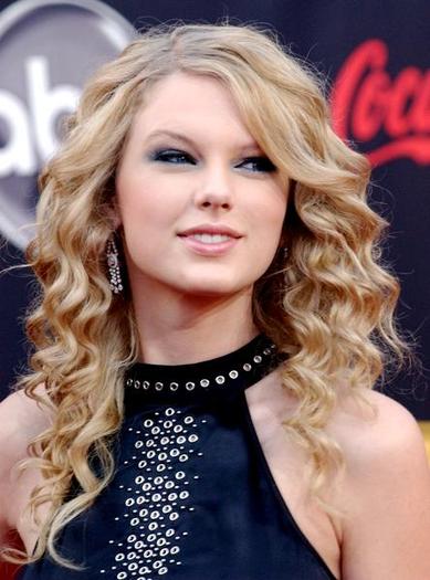 ALO-000922 - taylor swift