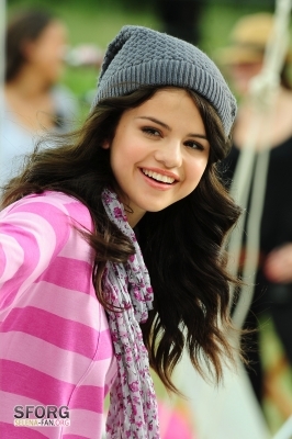 normal_56 - selena gomez