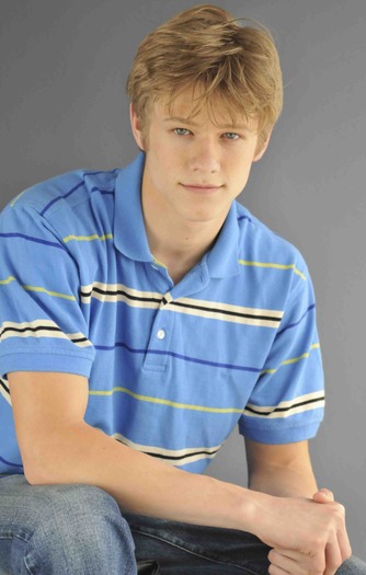 Lucas (14) - Lucas Till