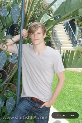 Lucas (22) - Lucas Till