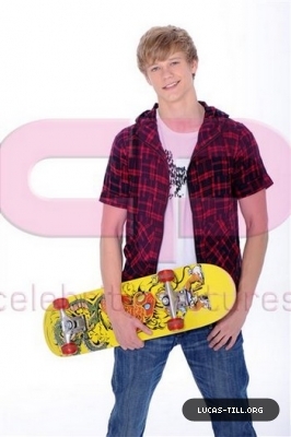 Lucas (52) - Lucas Till