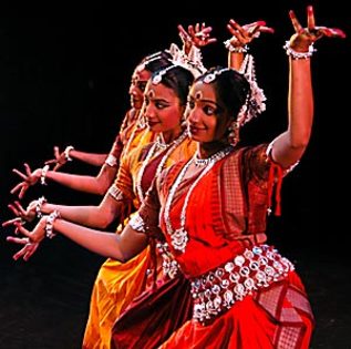 dansatoare10 - Dansatoare indience