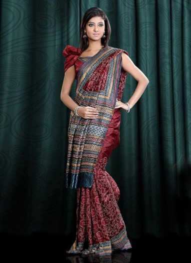 Eid-Wear-Saree-Trend-For-Pakistani-Girls-520x715