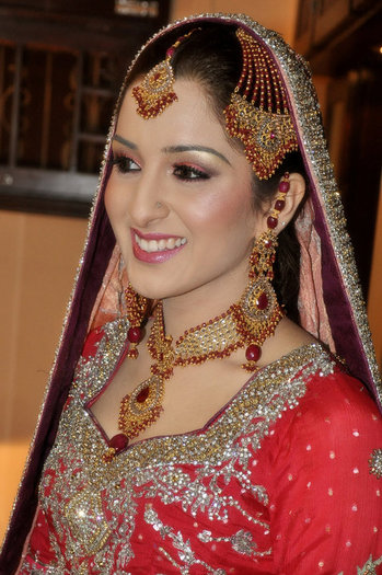 Indian-Bridal-Make-up-and-Jewellary-2 - Podoabe indiene2