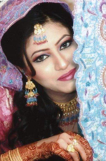 pakistani-bridal-makeup-with-heavy-jewelry-and-expensive-dress-9 - Podoabe indiene2