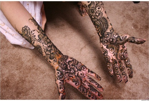 Easy-Henna-Designs-For-Hands-520x354