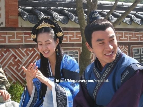 13567287_FRBICOSGE - pentru Queen seondeok