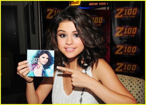 28579789_UUASFPLLA[2] - selena gomez