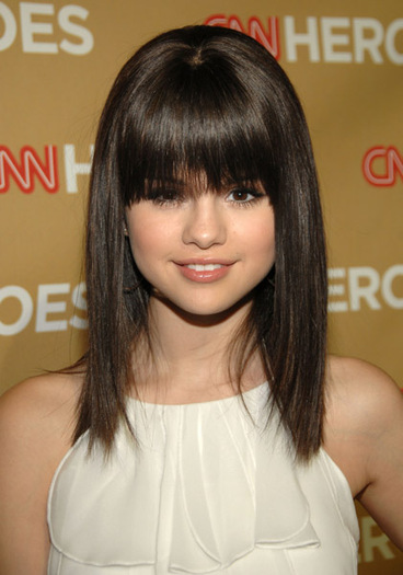 selena-gomez-hairstyle[1] - Selena Gomez
