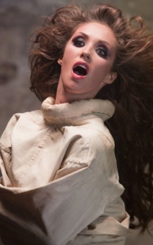 anahi-300x480