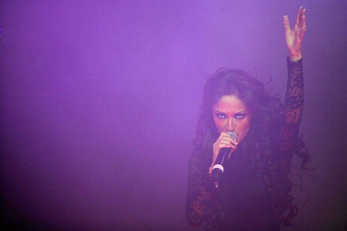 10197947 - Any La Viuda En Negro