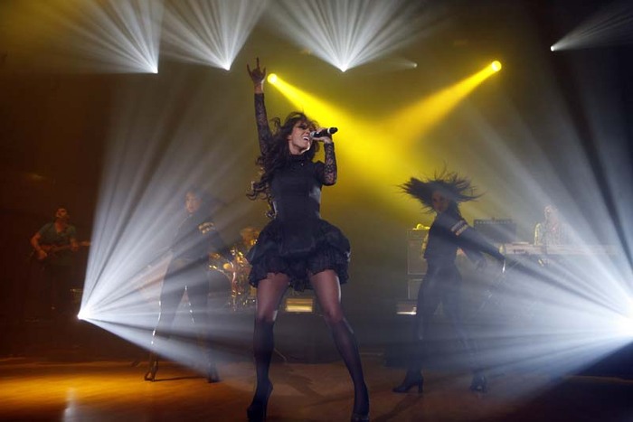 80249059 - Any La Viuda En Negro