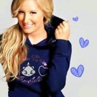 Ashley Tisdale - Cine 9