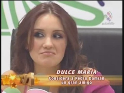 201002220410007 - Dulce Maria habla de los rumores con Pedro y Anahi la defiende