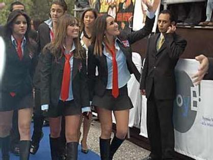 004 - RBD premios Oye