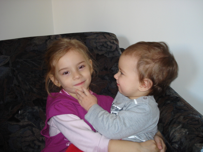 UITA-TE LA MINE DELIA,SUNT EU ANDREI!