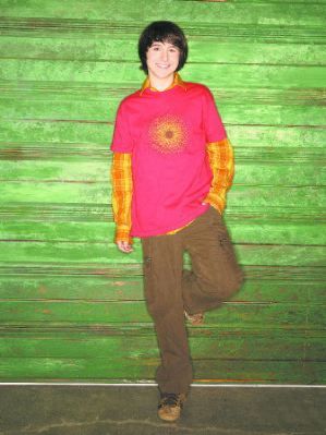 Mitchel Musso as oilve. - poze cu diverse vedete