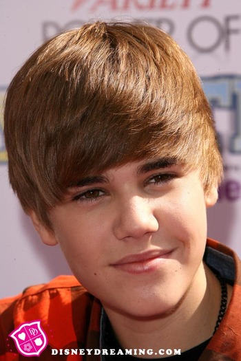 Justin-Bieber-Power-Of-Youth-5 - Justin Bieber 000