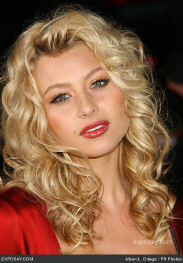 Alyson Michalka (2)