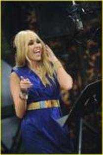 normal_miley-cyrus-iyaz-hmf-08