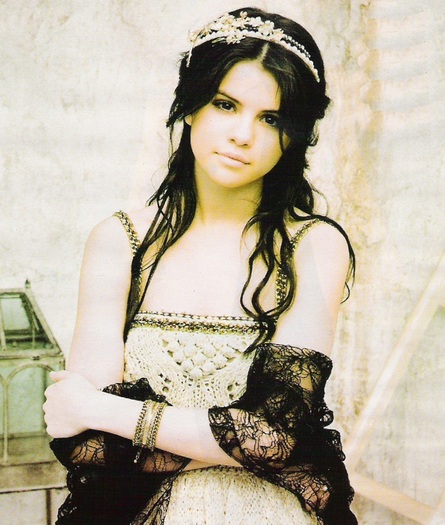 Selena (2)