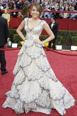 miley-cyrus-186632l-poza