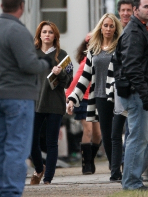  - x On The Set 16th January 2011