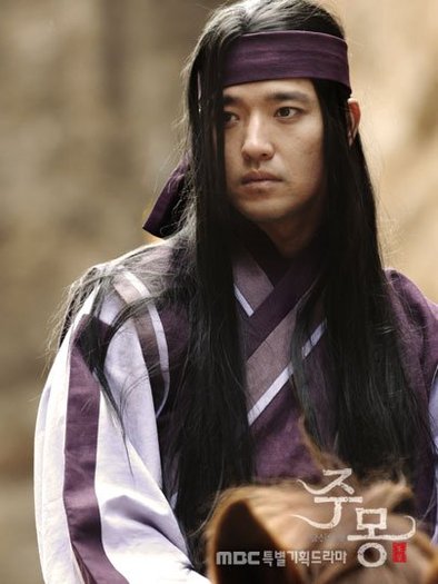 148266_175259229175361_100000738547800_421996_6516260_n - Jumong