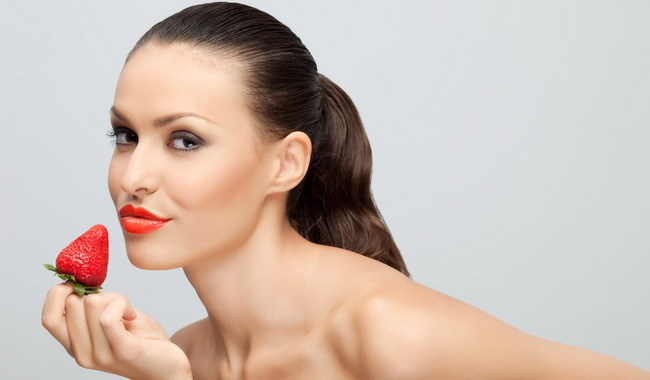 vrei-buze-rosii-seducatoare-uite-cum-trebuie-sa-te-machiezi-video_1