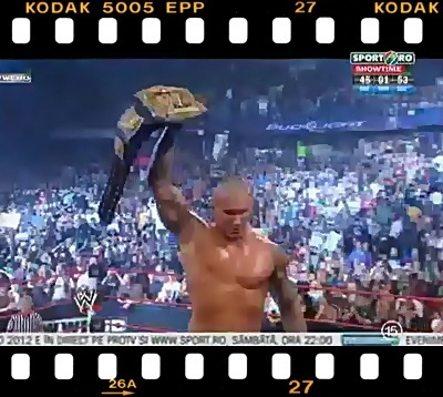 video-sarbatoare-in-wrestling-randy-orton-noul-campion-wwe-vezi-cum-a-invins-5-oameni_size1